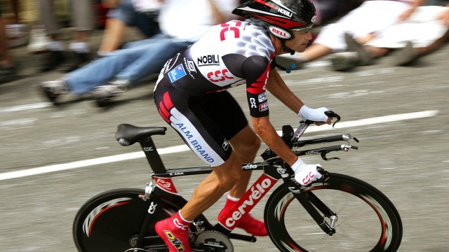 米兰体育登录入口官网-世界杯逆境战：不畏强敌，逆势而上，感动全场，足球世界杯最大逆转